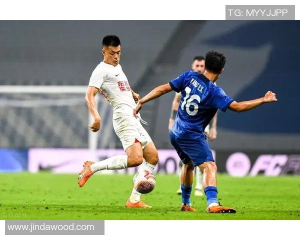 拉瓦尔与尼奥尔的精彩对决揭示足球战术的博弈与魅力