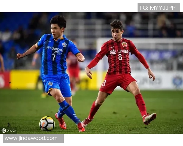 蔚山现代与全北现代激战正酣比分悬念不断引发球迷热议